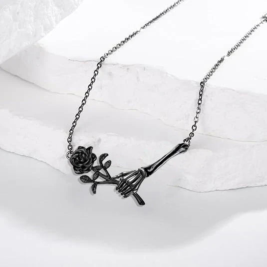 Retro Fashion S925 Hand Rose Pendant Necklace